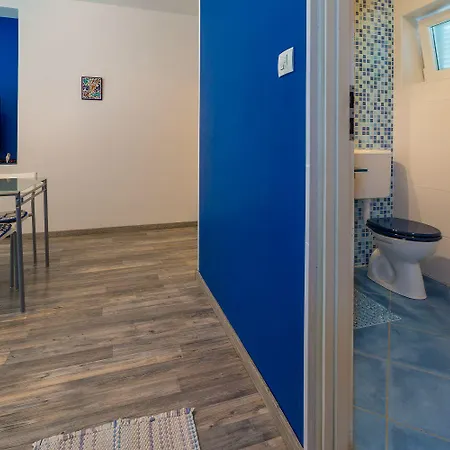 Traumhaftes Direkt Am Eigenen Mit Privatem Balkon, Meerblick, Klima, Wifi * Novi Vinodolski