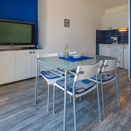 Apartmán Traumhaftes Direkt Am Eigenen Mit Privatem Balkon, Meerblick, Klima, Wifi