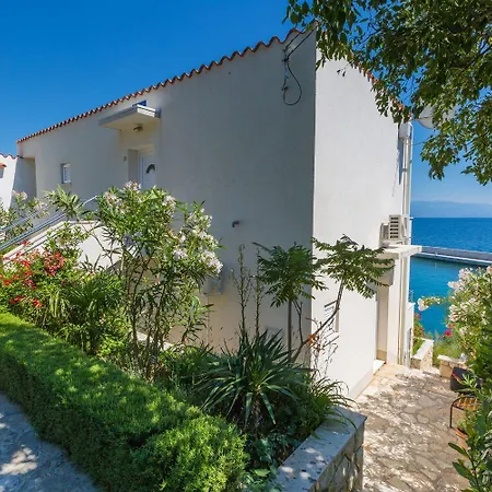 Traumhaftes Direkt Am Eigenen Mit Privatem Balkon, Meerblick, Klima, Wifi Apartmán
