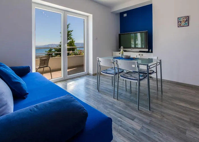 Traumhaftes Direkt Am Eigenen Mit Privatem Balkon, Meerblick, Klima, Wifi Apartman Novi Vinodolski