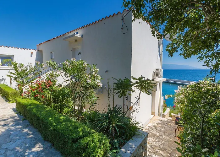 Traumhaftes Direkt Am Eigenen Mit Privatem Balkon, Meerblick, Klima, Wifi Apartman