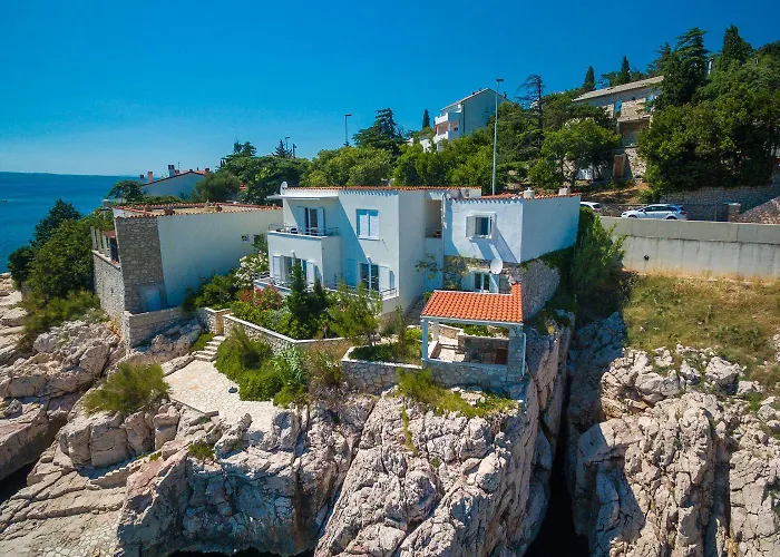 Traumhaftes Direkt Am Eigenen Mit Privatem Balkon, Meerblick, Klima, Wifi * Novi Vinodolski