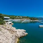 Traumhaftes Direkt Am Eigenen Mit Privatem Balkon, Meerblick, Klima, Wifi Novi Vinodolski