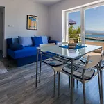 Apartment Traumhaftes Direkt Am Eigenen Mit Privatem Balkon, Meerblick, Klima, Wifi Novi Vinodolski