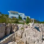 Traumhaftes Direkt Am Eigenen Mit Privatem Balkon, Meerblick, Klima, Wifi Novi Vinodolski