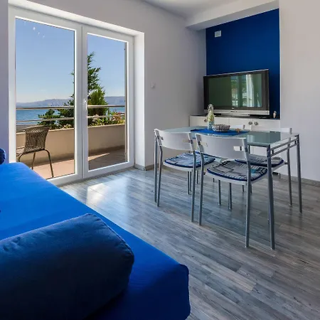 Traumhaftes Direkt Am Eigenen Mit Privatem Balkon, Meerblick, Klima, Wifi Apartament Novi Vinodolski