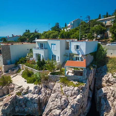 Traumhaftes Direkt Am Eigenen Mit Privatem Balkon, Meerblick, Klima, Wifi * Novi Vinodolski